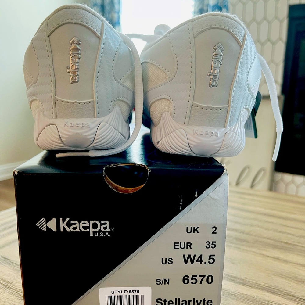 *BRAND NEW* Kaepa Cheerleading shoes